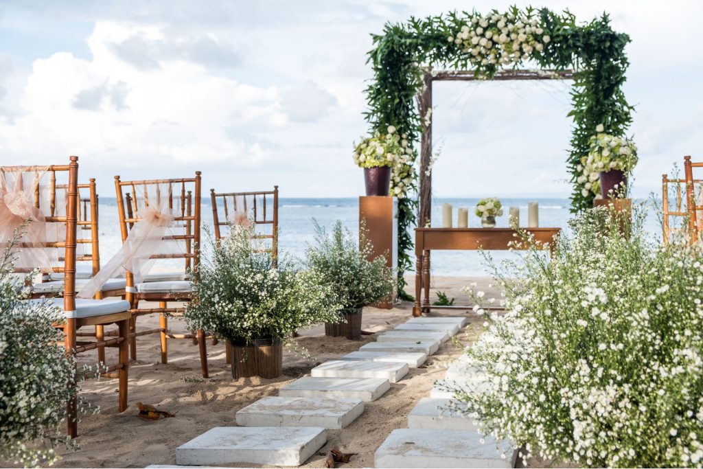 destination wedding tips